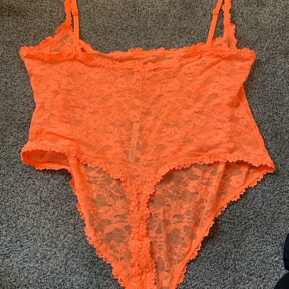 Skims Stretch Lace Bodysuit - Picture 3 of 3